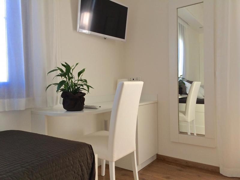 Boutique Hotel E Spa Citta Bianca Pescara Exteriör bild