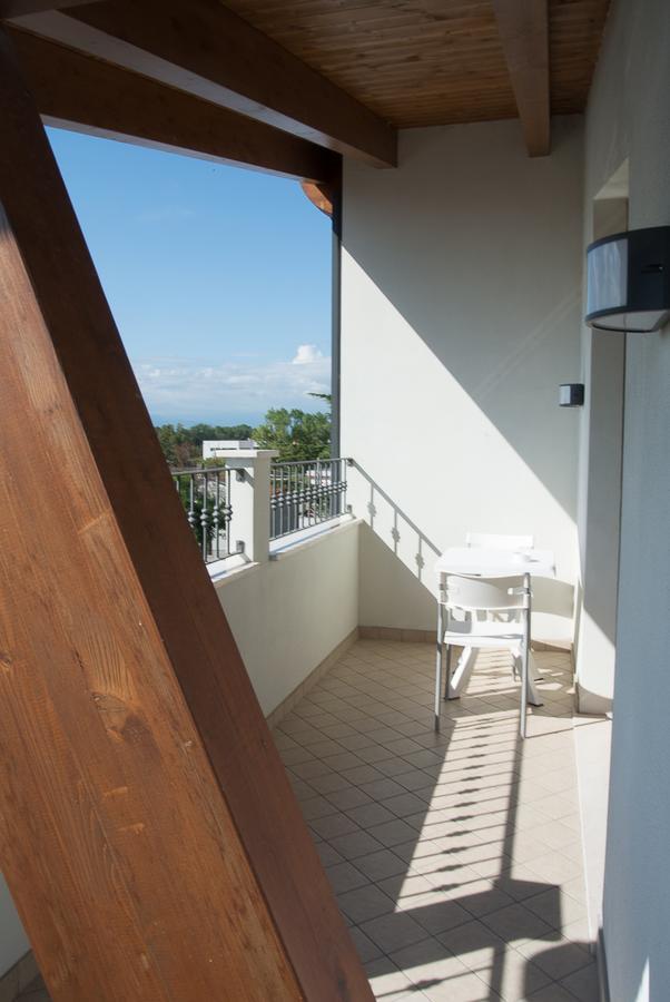 Boutique Hotel E Spa Citta Bianca Pescara Exteriör bild