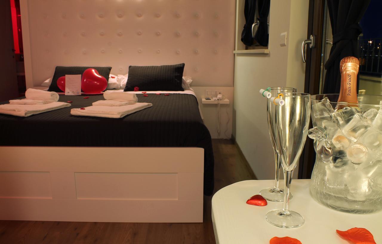 Boutique Hotel E Spa Citta Bianca Pescara Exteriör bild
