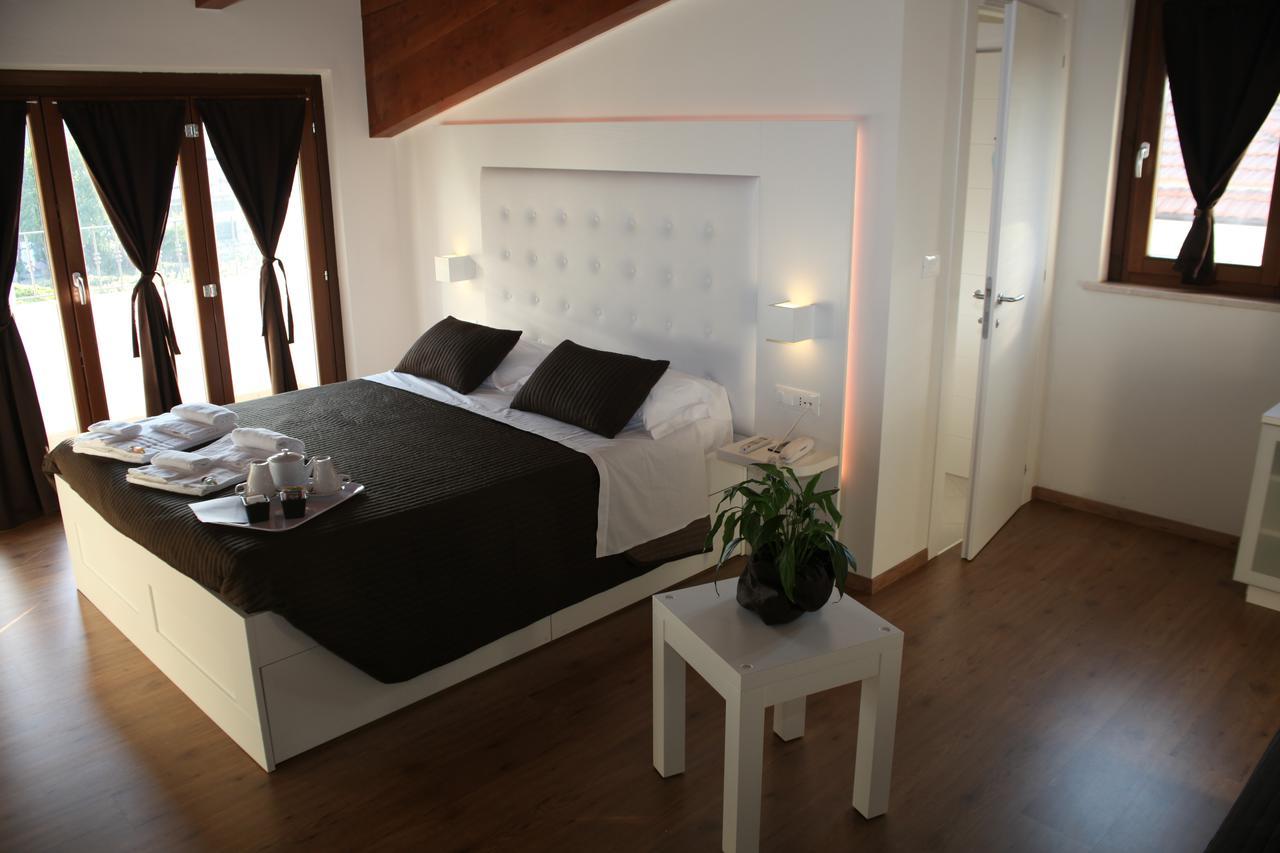 Boutique Hotel E Spa Citta Bianca Pescara Exteriör bild