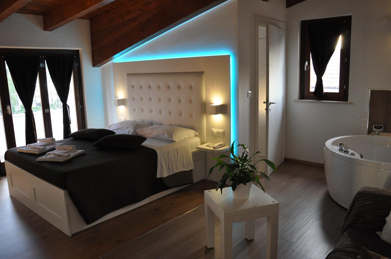 Boutique Hotel E Spa Citta Bianca Pescara Exteriör bild