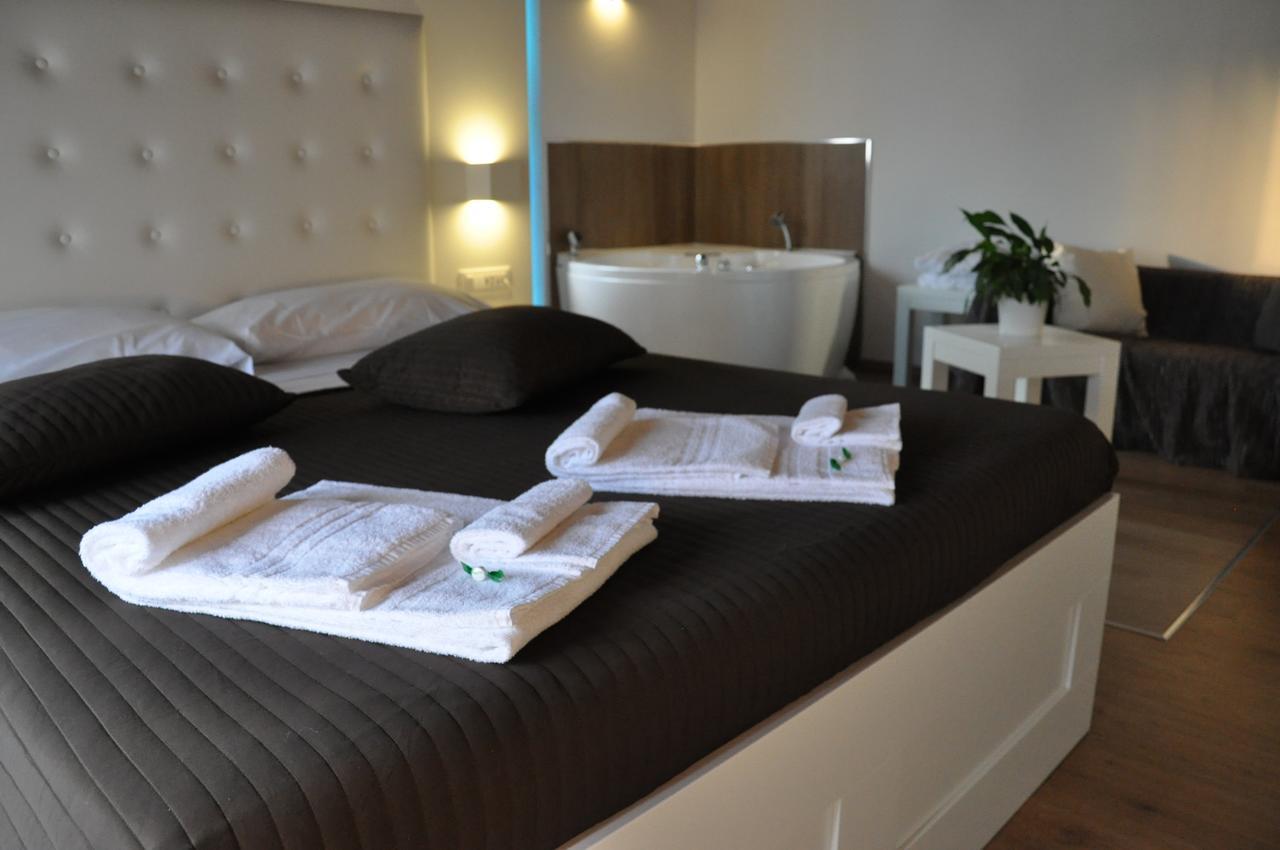 Boutique Hotel E Spa Citta Bianca Pescara Exteriör bild