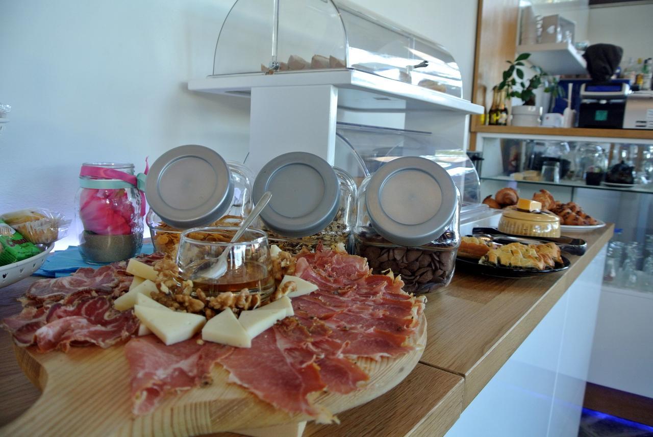 Boutique Hotel E Spa Citta Bianca Pescara Exteriör bild
